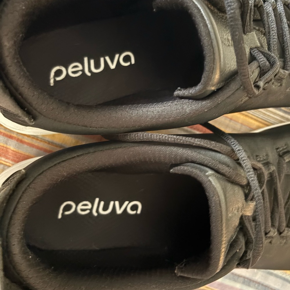Men’s 11.5 Peluva Black Five-Toe Athletic Shoes for Men - Picture 3 of 6